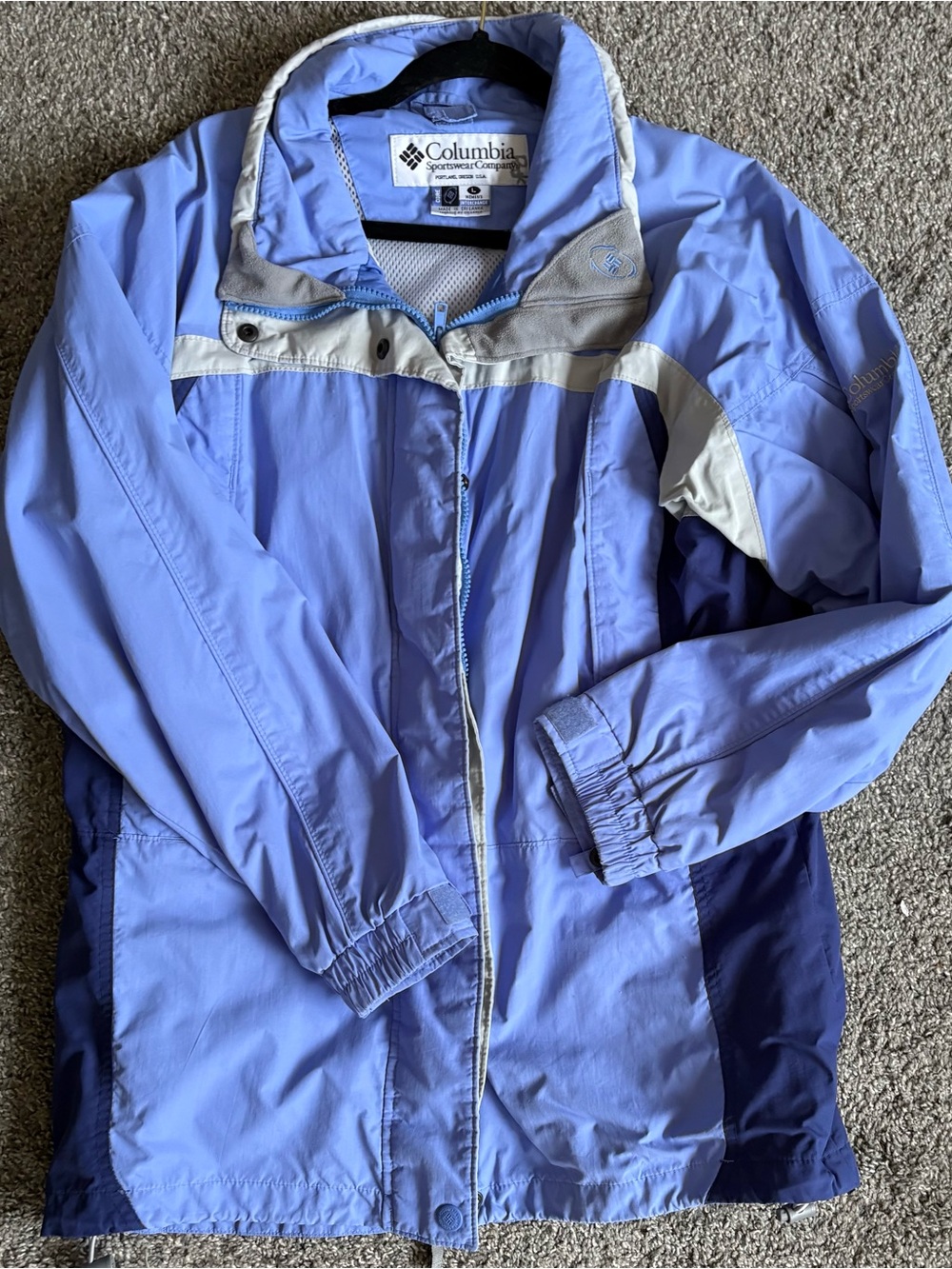 Columbia two tone blue Lightweight Outdoor Jacket with Cream Logo